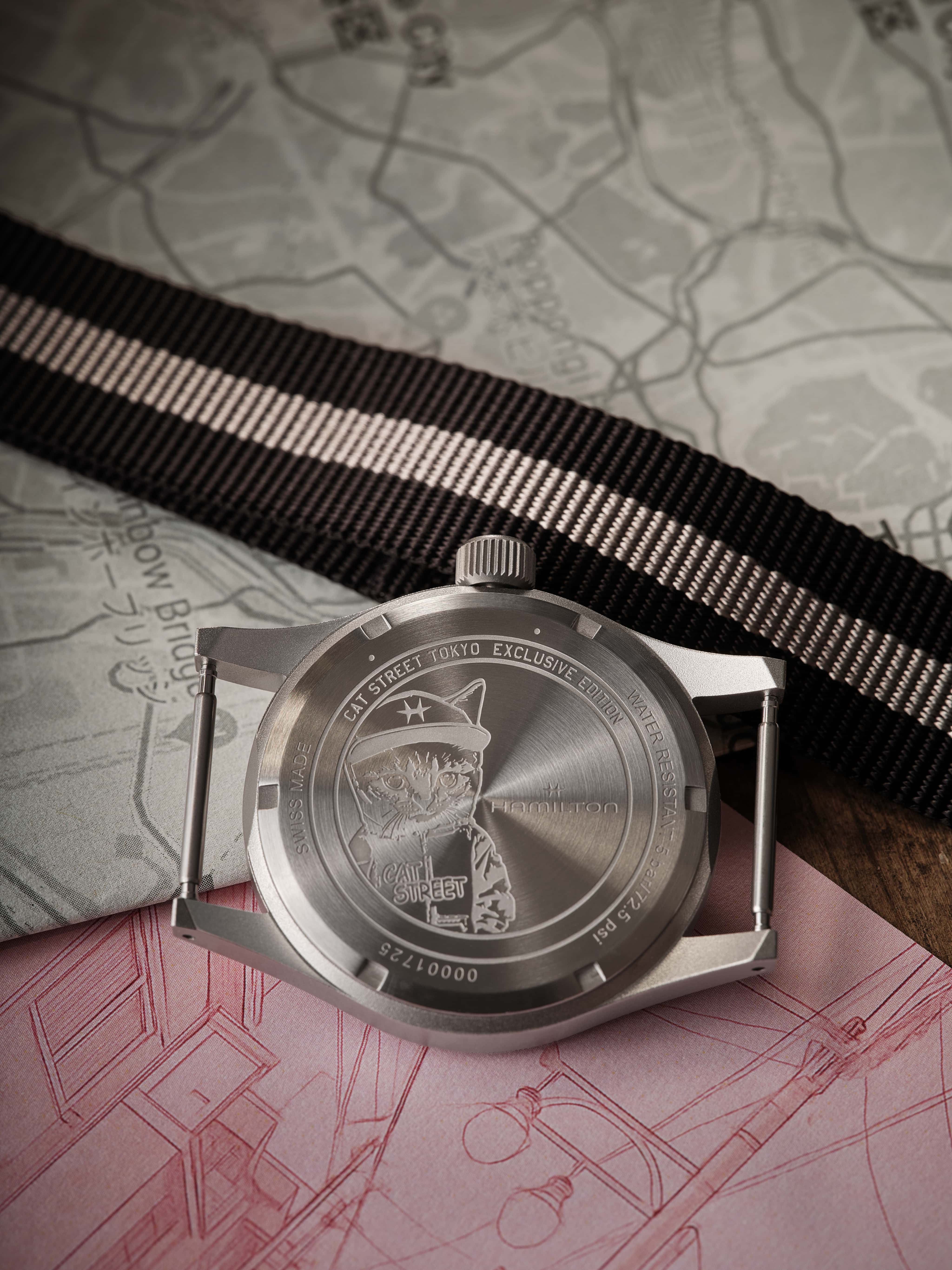 ハミルトンの定番品「カーキ フィールド メカ」に直営旗艦店限定商品が